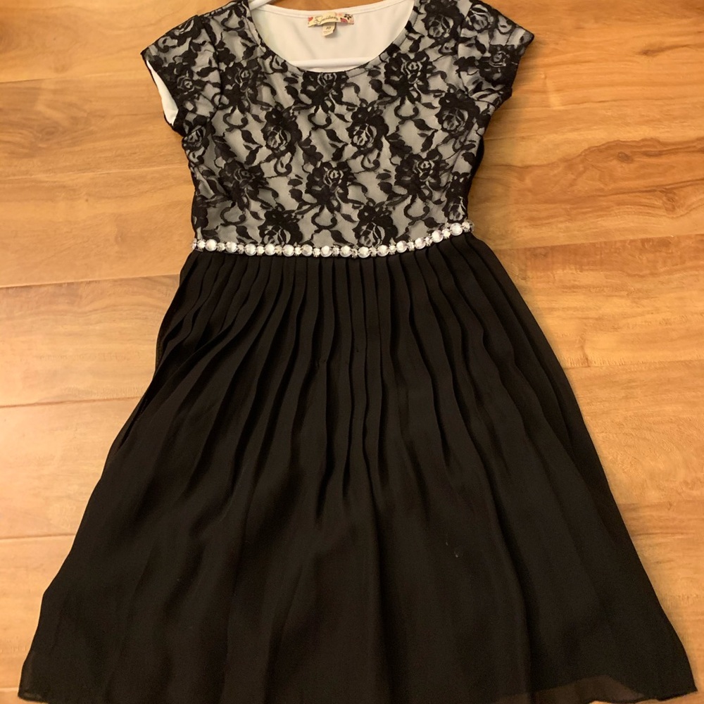 Black/White Dress
